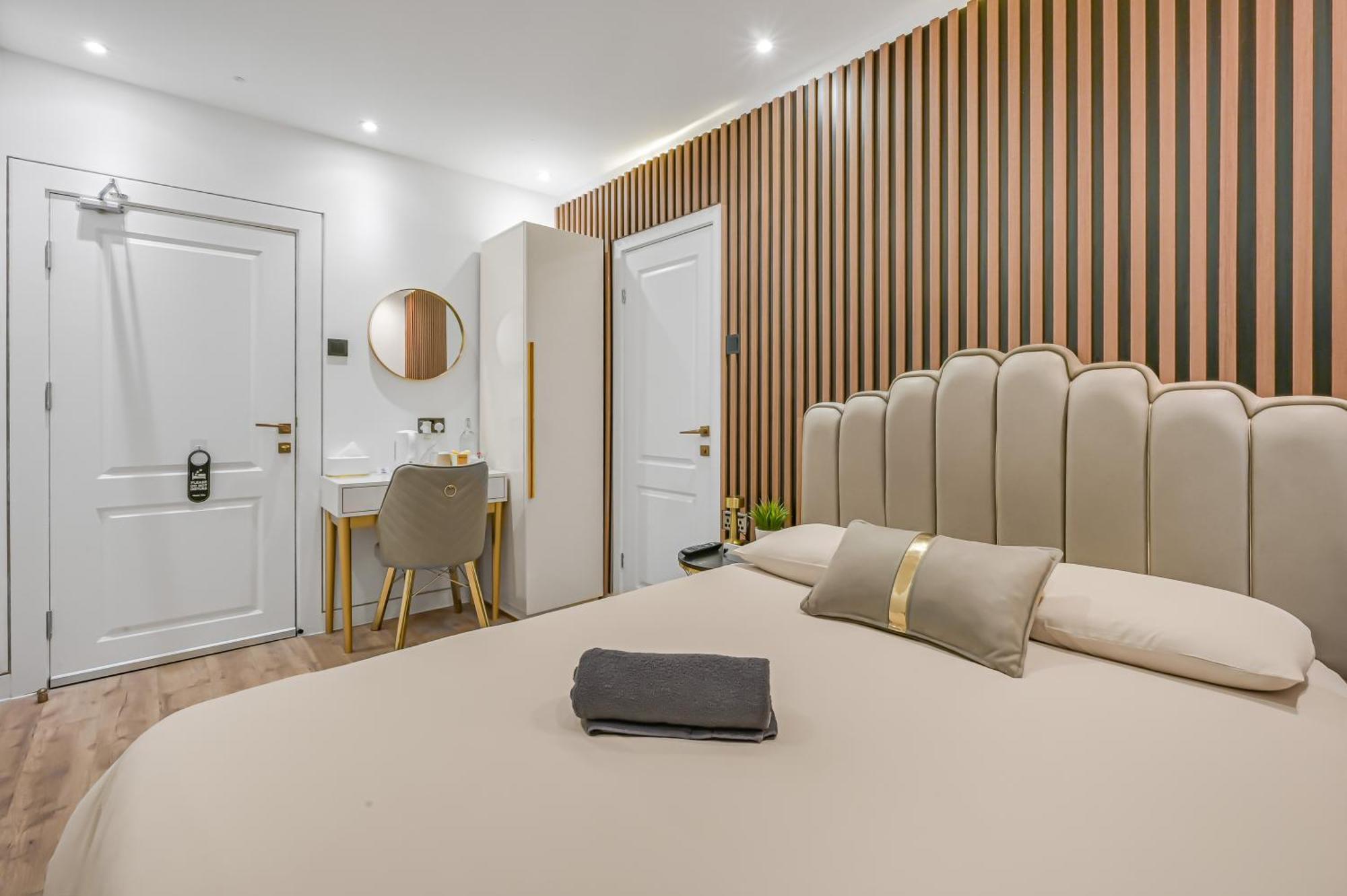 Hotel 64 *